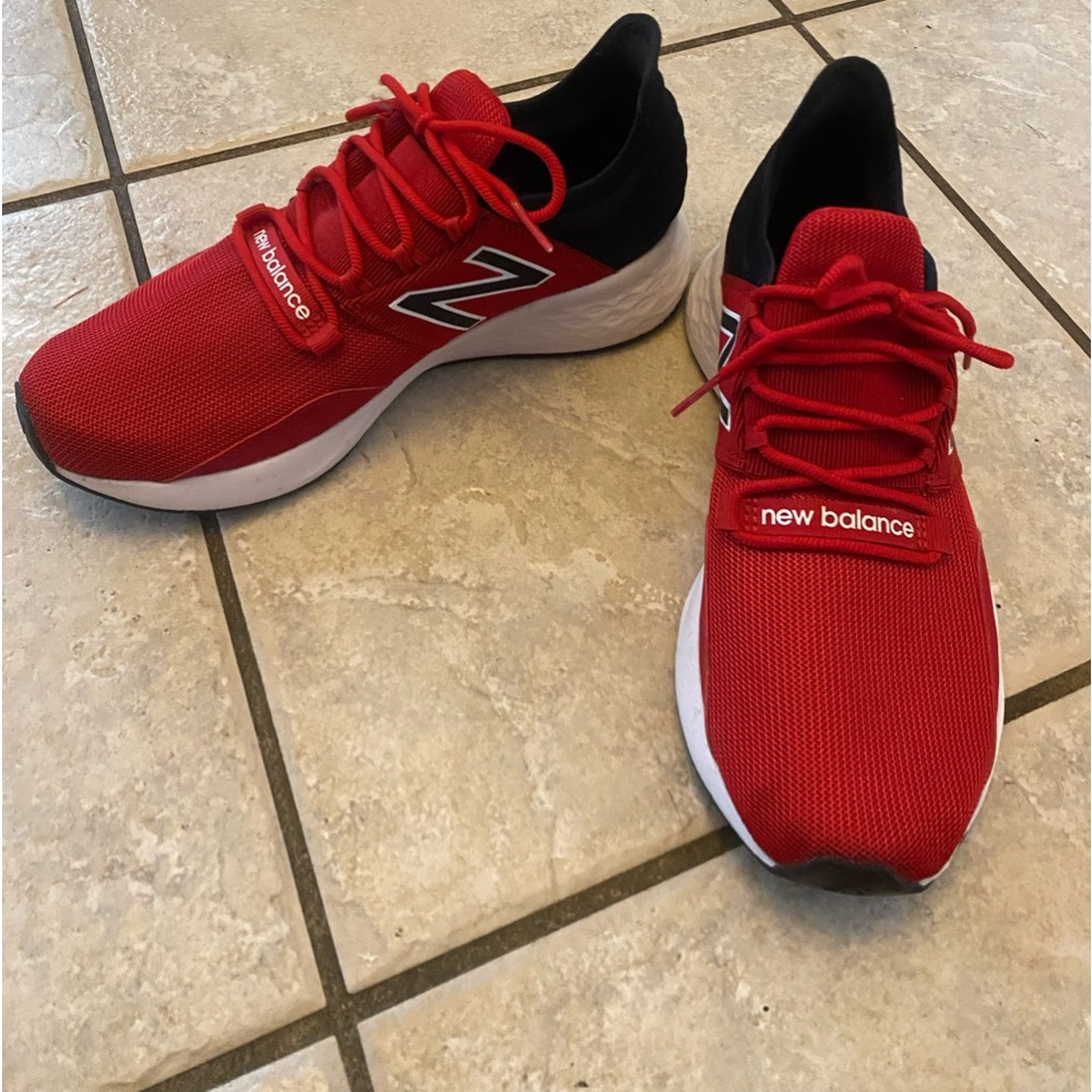 New Balance Fresh Foam Roav boys shoes. Size 5